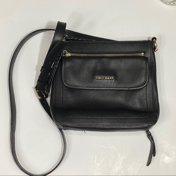 Cole Haan Handbags - Cole Haan Antonia black crossbody